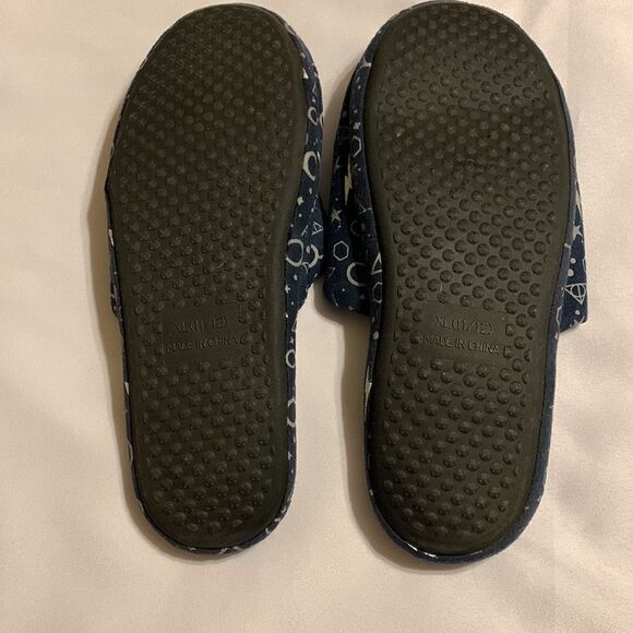 Harry Potter size XL (11-12) Soft and comfy slippers UNISEX - Picture 2 of 4